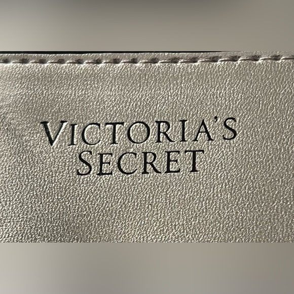 Victoria’s Secret Pink Foil-Look Wristlet/Make-Up Bag - Picture 6 of 8